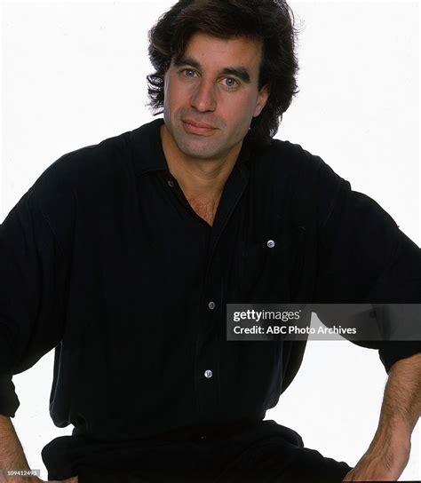 Ray Abruzzo .